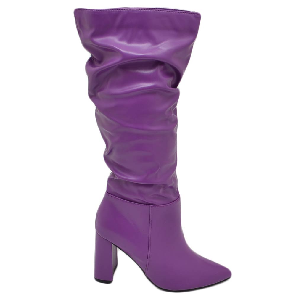 Stivali donna alti in ecopelle viola al ginocchio a punta arricciati con zip tacco doppio 10 evergreen.