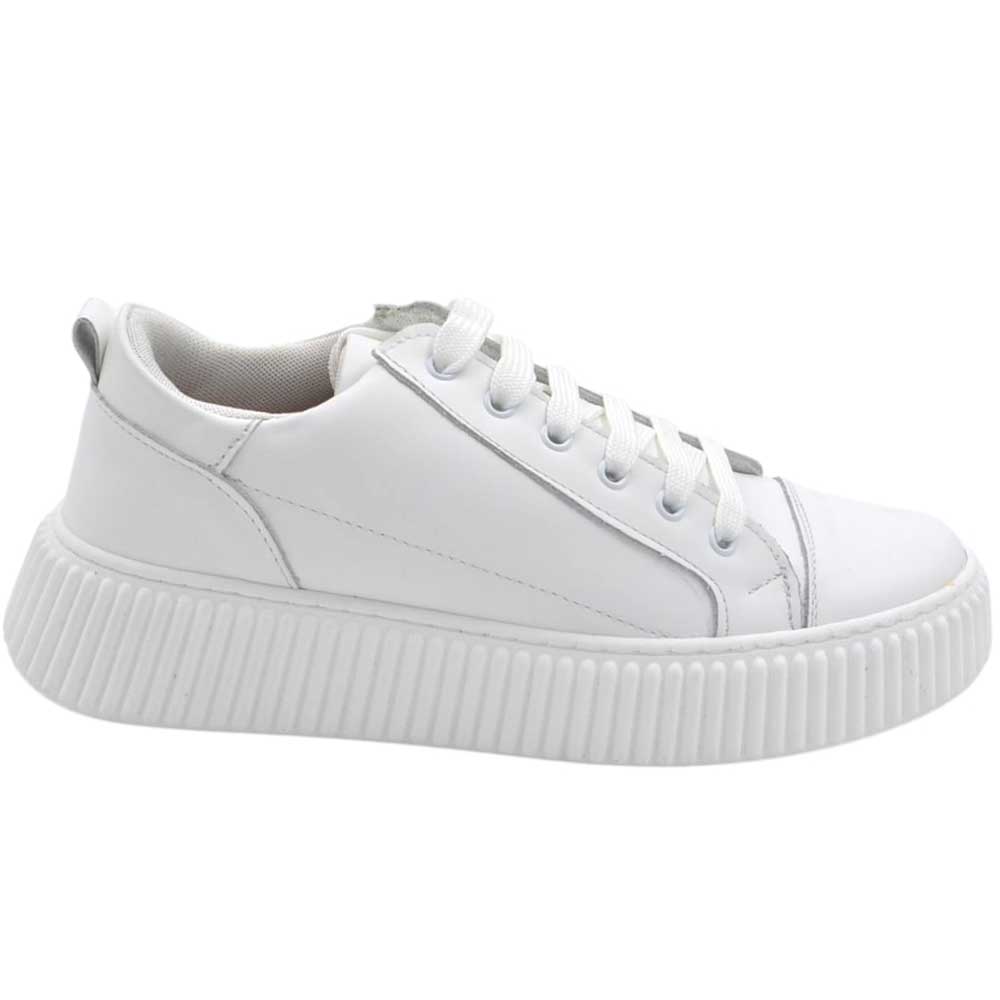 Sneakers uomo in vera pelle di vitello bianco con suola EVA in gomma eva lacci casual made in Italy.