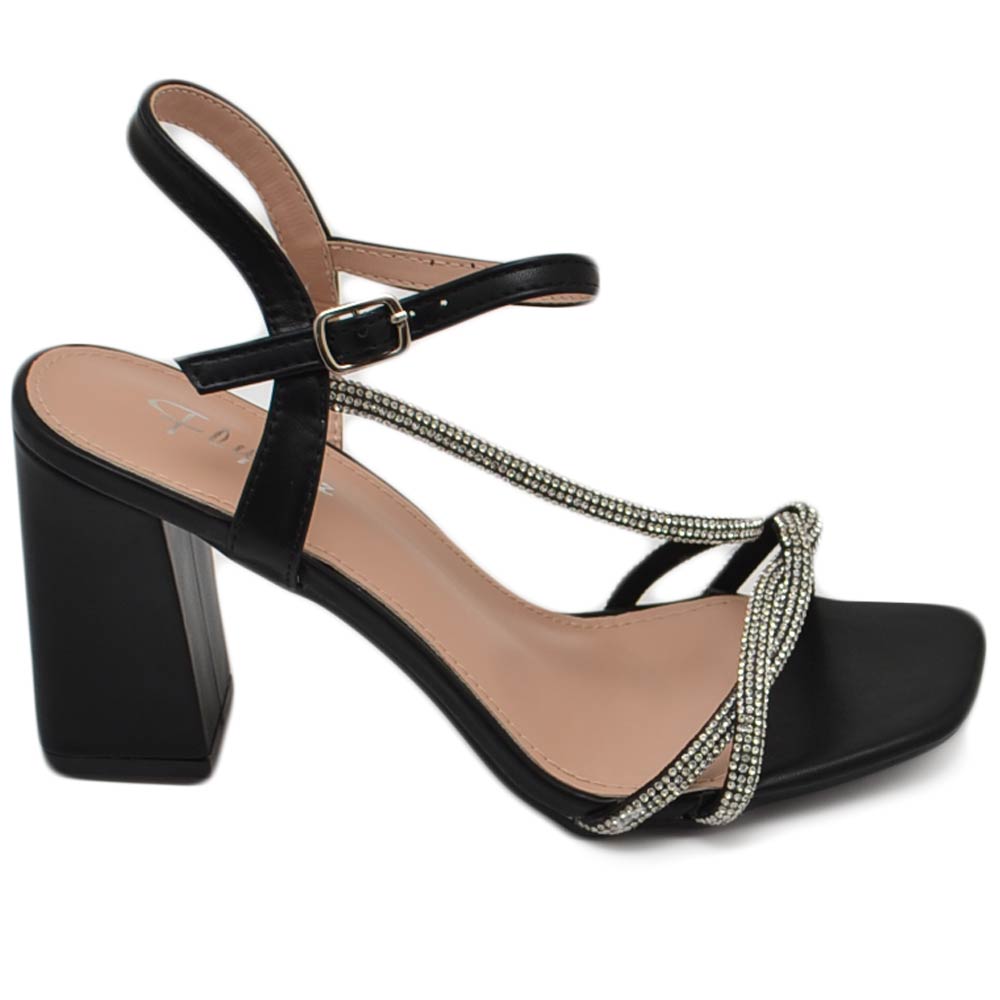 Sandalo donna ecopelle nera gioiello argento sabot aperto dietro con chiusura caviglia tacco 7cm incrociato sul piede.