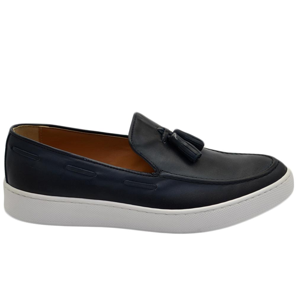 Scarpe mocassino uomo in vera pelle semilucida blu con bon bon fondo gomma bianca comoda elegante