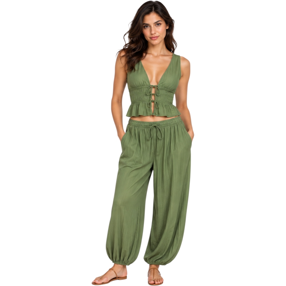 Completo Donna Verde Militare 2 Pezzi Top Crop con Laccetti e Pantaloni Ampi.