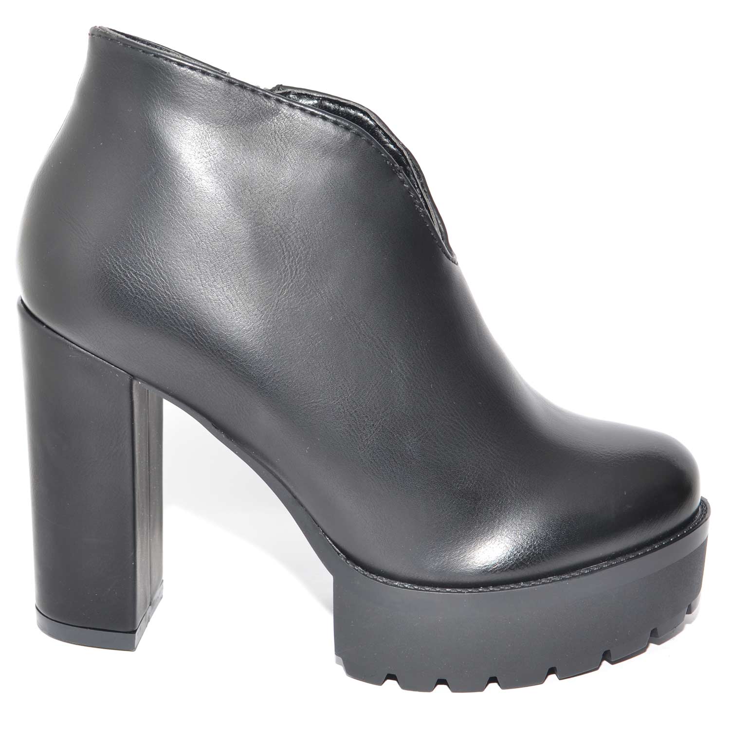 TRONCHETTO BEATLES NERO CON PLATEAU E TACCO LARGO CON SCOLLO A V LINEA  BASIC donna tronchetti Malu Shoes | MaluShoes