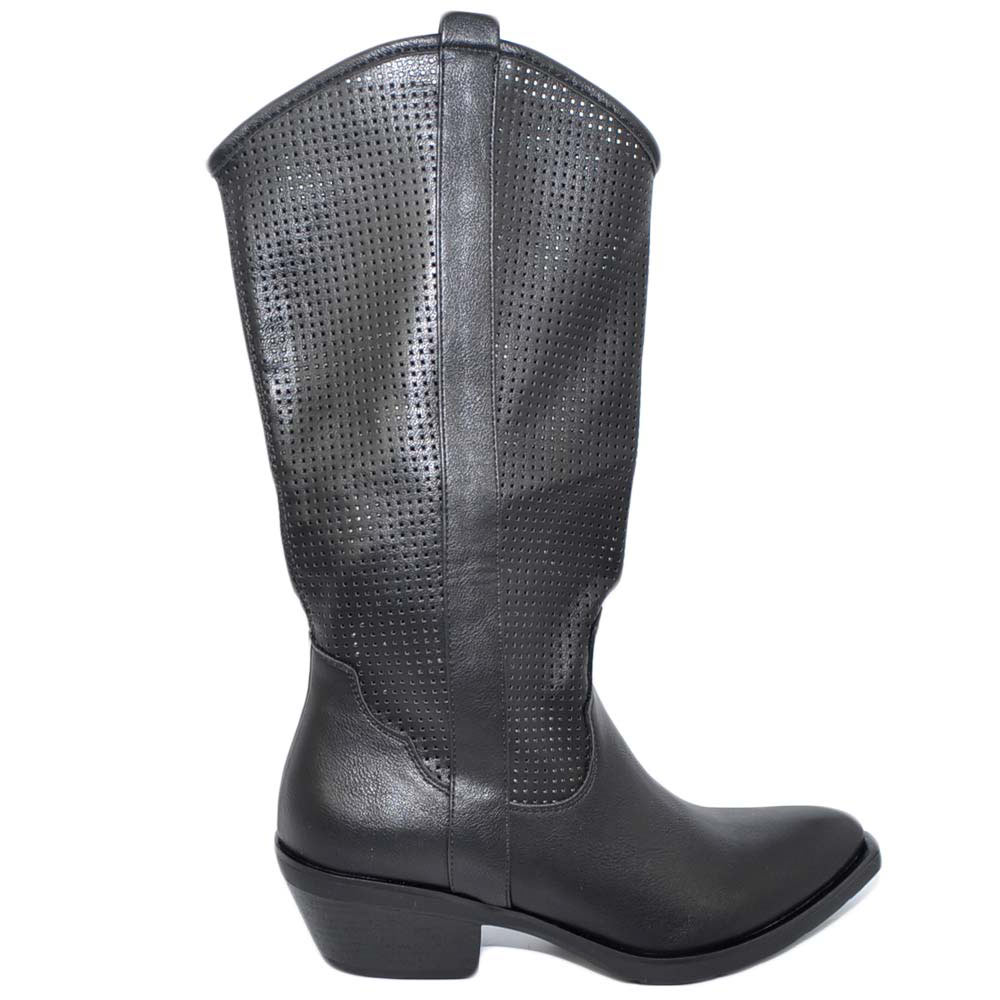 Stivali donna camperos neri texani stile western zip gambale microforato in ecopelle laser tacco basso altezza polpaccio.