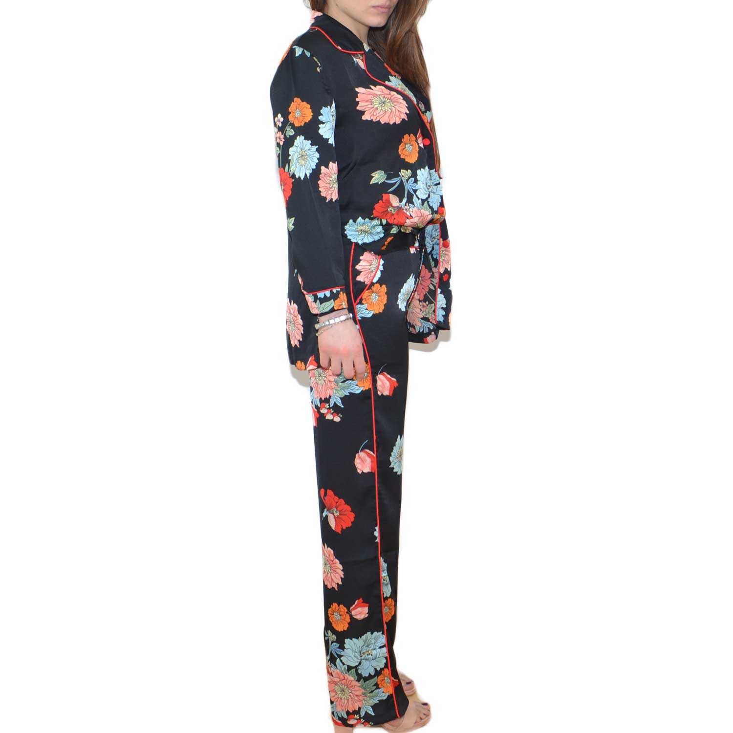 Completo abito stile pigiama con pantalone giacca con bottoni, fantasia floreale colorata moda glamour