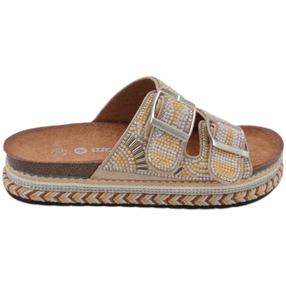 Sandali ciabattina bambina beige con perline ricamate e doppie fibbie.