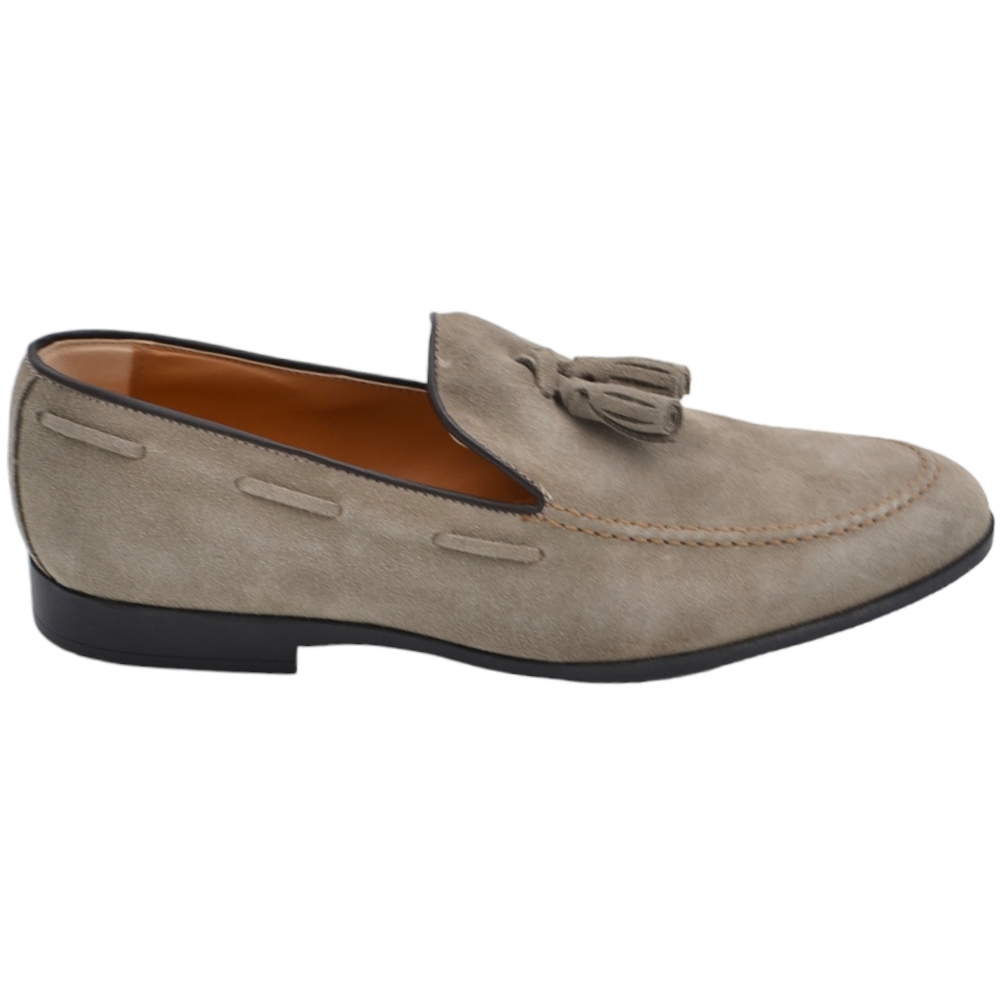 Scarpe mocassini uomo beige di camoscio con bon bon artigianali made in italy calzata facilitata cucitura a vista