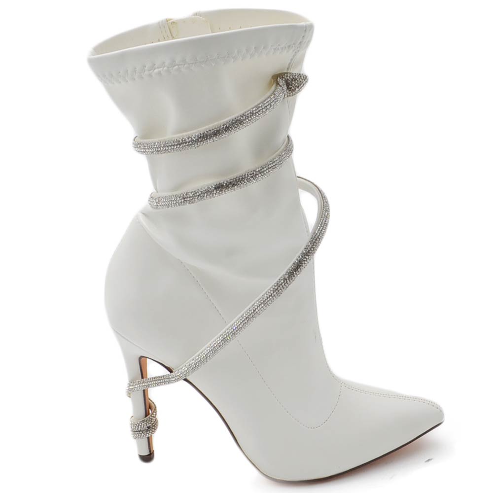 Tronchetti donna a punta bianco effetto calzino con tacco sottile 12cm cordoncino di strass avvolgente aderente zip.