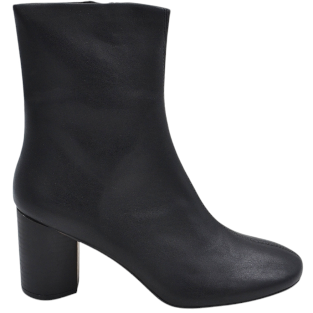 Stivaletto tronchetto donna in pelle nera punta tonda tacco largo 7,5 cm aderente effetto calzino.