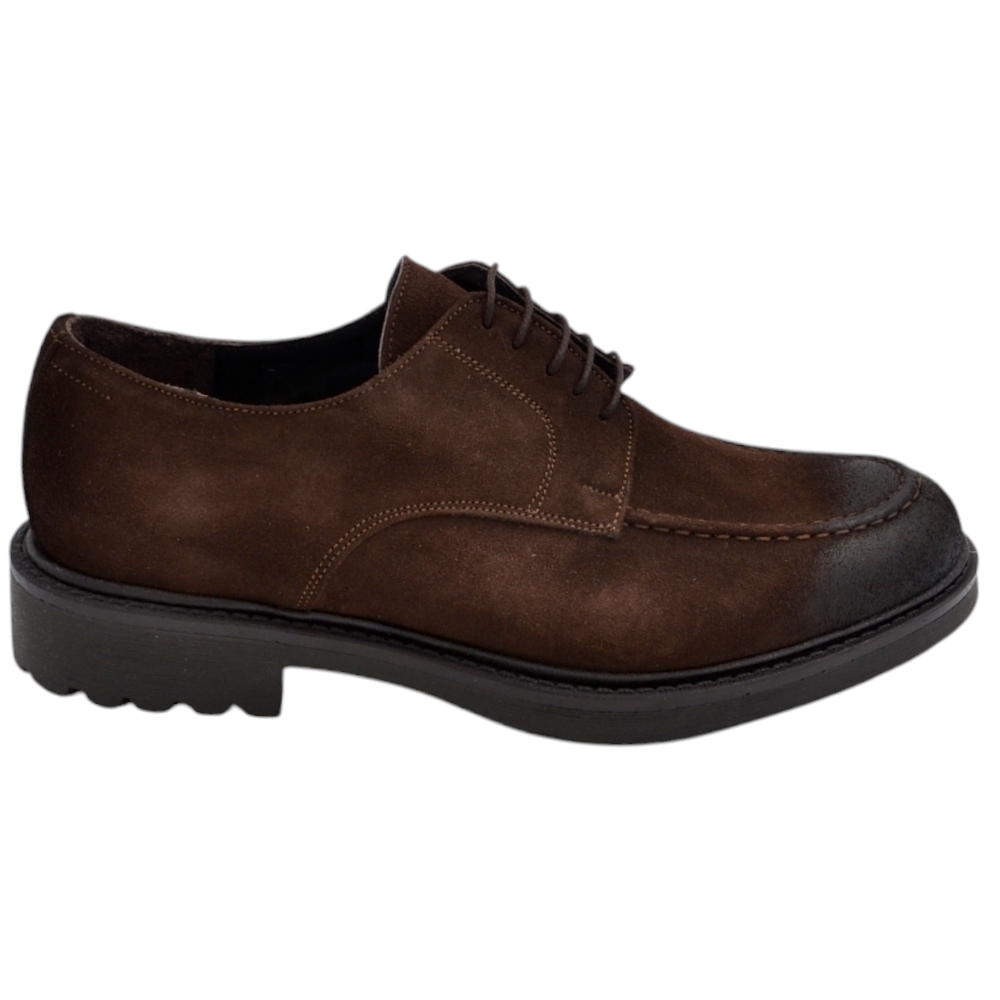 Scarpa uomo derby stringata camoscio marrone spazzolato cucitura in punta fondo gomma cucito handmade.