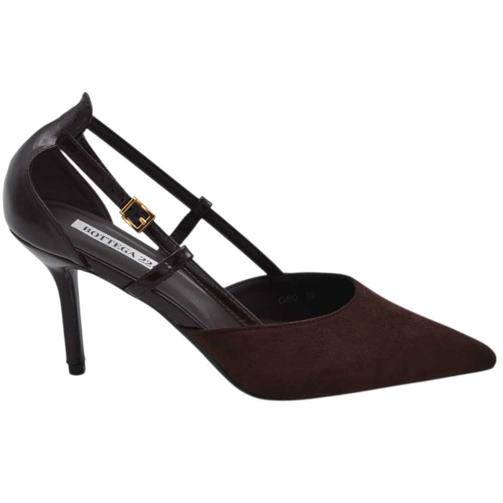 Decollete donna a punta in camoscio e pelle marrone con tacco a spillo 10 con aperture laterali e cinturino regolabile.