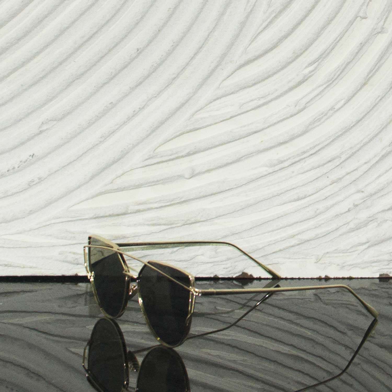 OCCHIALI DA SOLE A SPECCHIO SCURO DESIGN ORO DONNA SUNGLASSES 