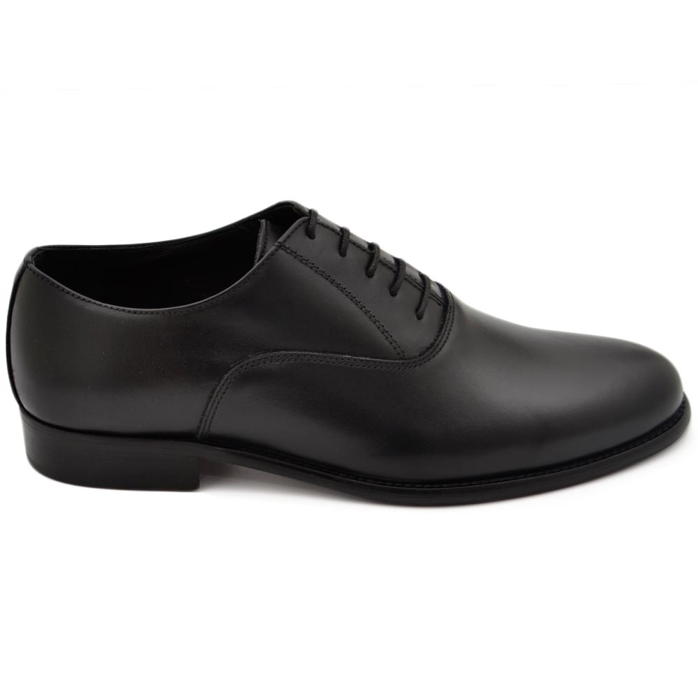 Scarpe uomo stringate chiusa liscia vera pelle nappa nero fondo classico vero cuoio antiscivolo moda elegante.