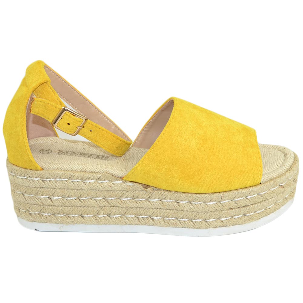 Espadrillas donna spuntate in camoscio giallo morbide comode con cinturino alla caviglia fresche fondo paglia.