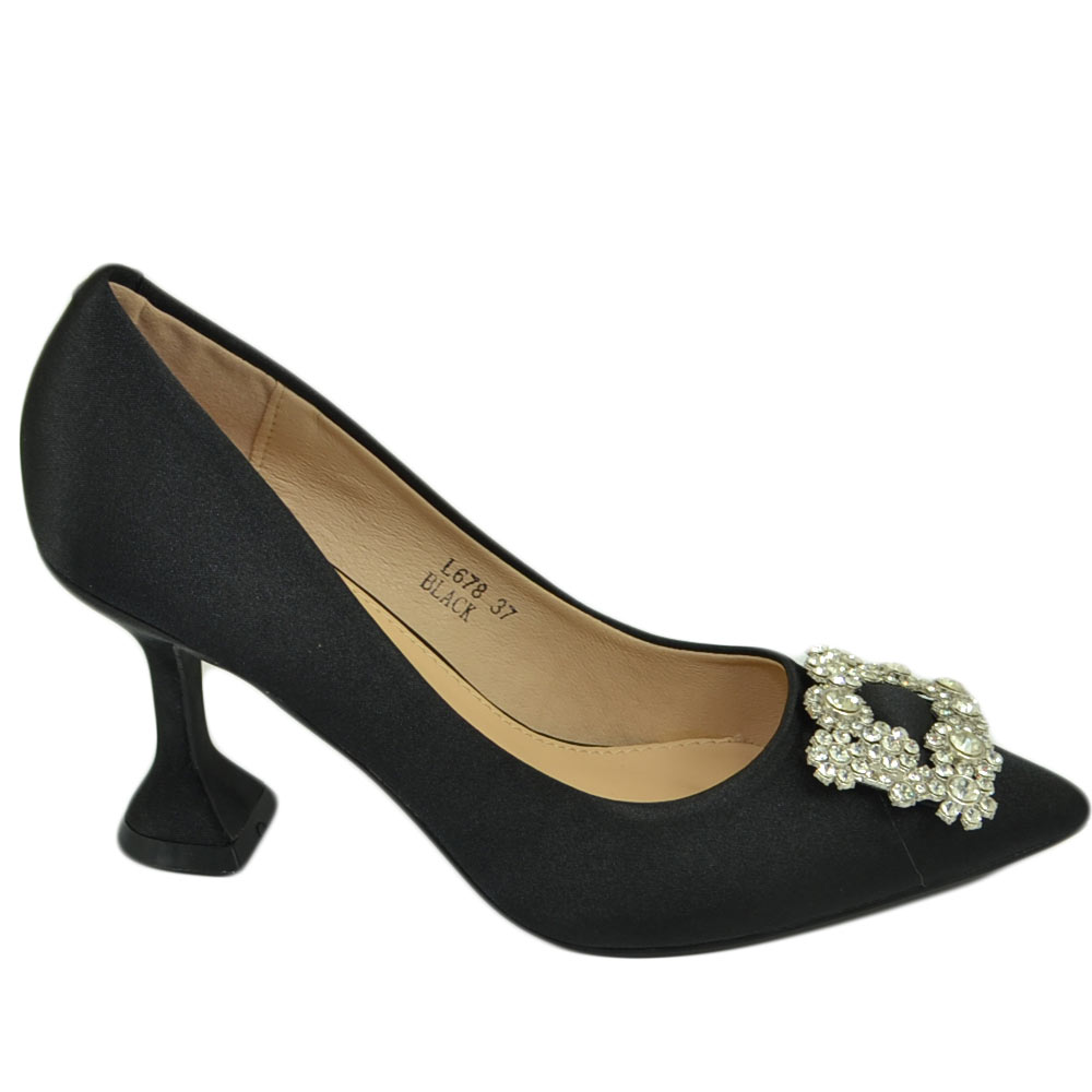Scarpe decollete donna elegante gioiello luminoso quadrato in punta raso nero tacco 9 martini moda cinturino cerimonia