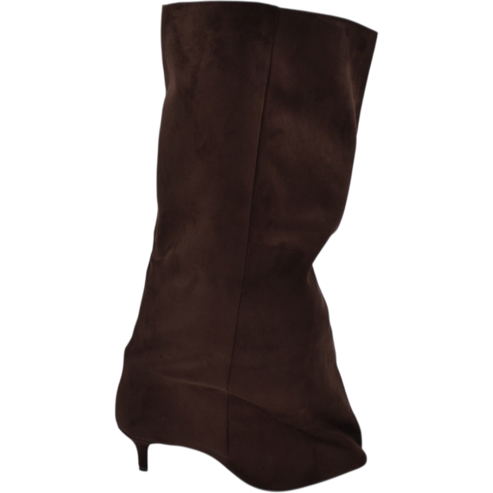 Stivale donna in camoscio marrone con gambale tubolare largo overwide punta e tacco kitten stiletto 4 cm.
