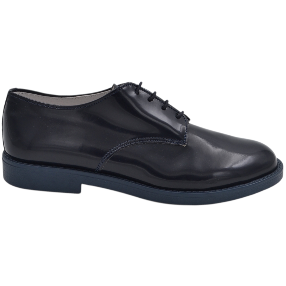 Scarpe eleganti da bambino blu notte in vera pelle lucida abrasivata modello Derby da cerimonia.