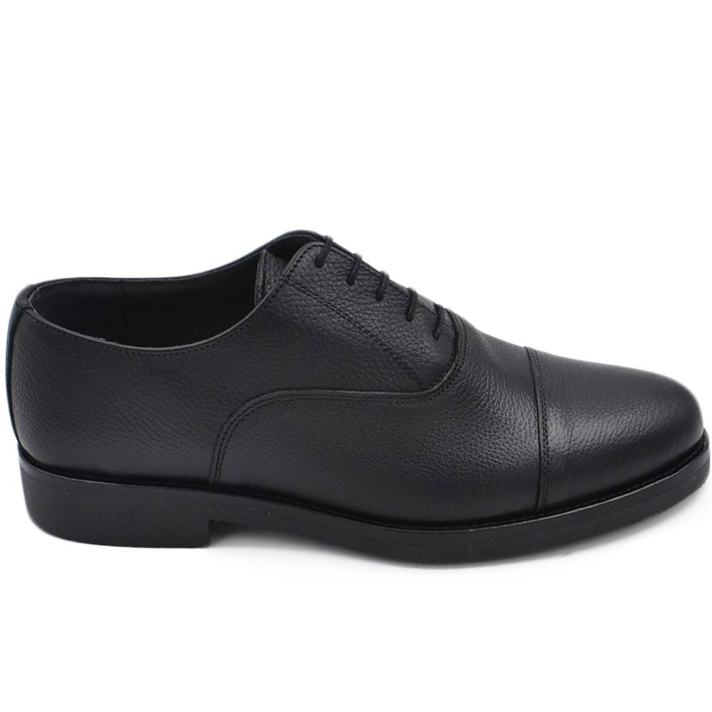 Stringata uomo con mezza punta in vera pelle bottolata nera fondo gomma moda tendenza made in Italy