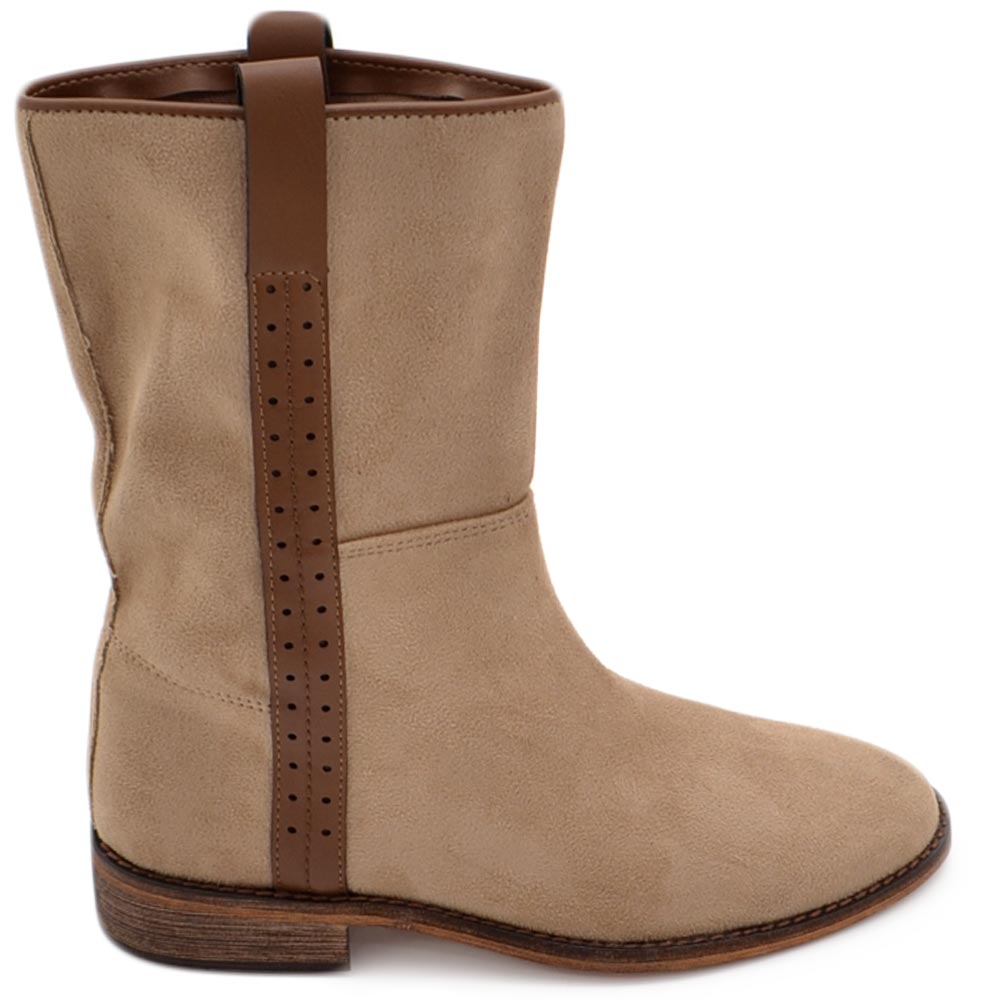 Stivaletto donna in nabuk scamosciato beige morbido con striscia cuoio gomma bassa antiscivolo moda al polpaccio biker
