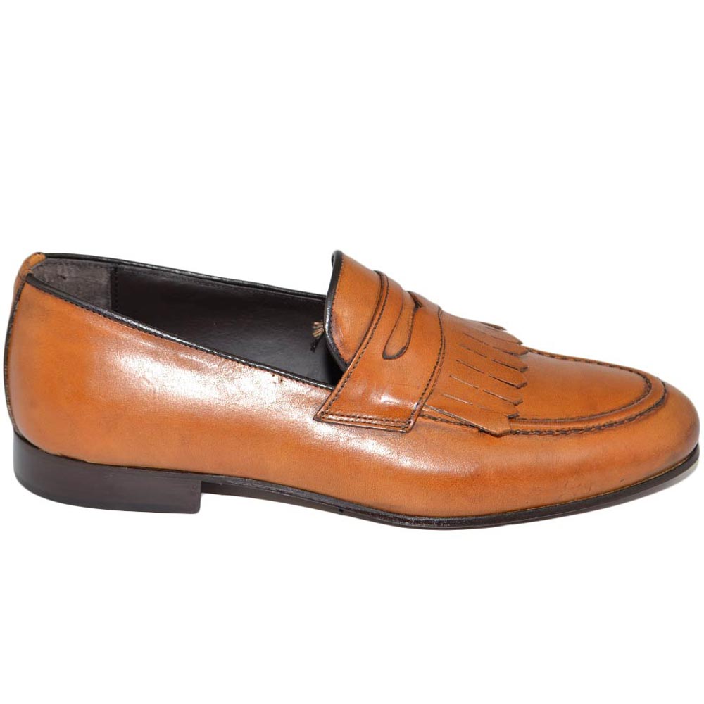 College uomo mocassino brandy con frange vera pelle spazzolata a