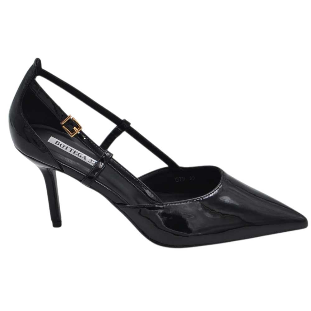 Decollete donna a punta in vernice nero con tacco a spillo 10 con aperture laterali e cinturino regolabile