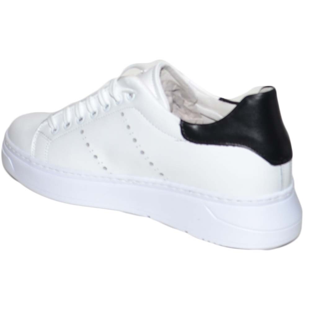 Sneakers Basse Uomo In Vera Pelle Nera - Dettaglio Bianco Dietro, Lacci In Tinta E Fondo Army Bianco - Made In Italy - Artigianale