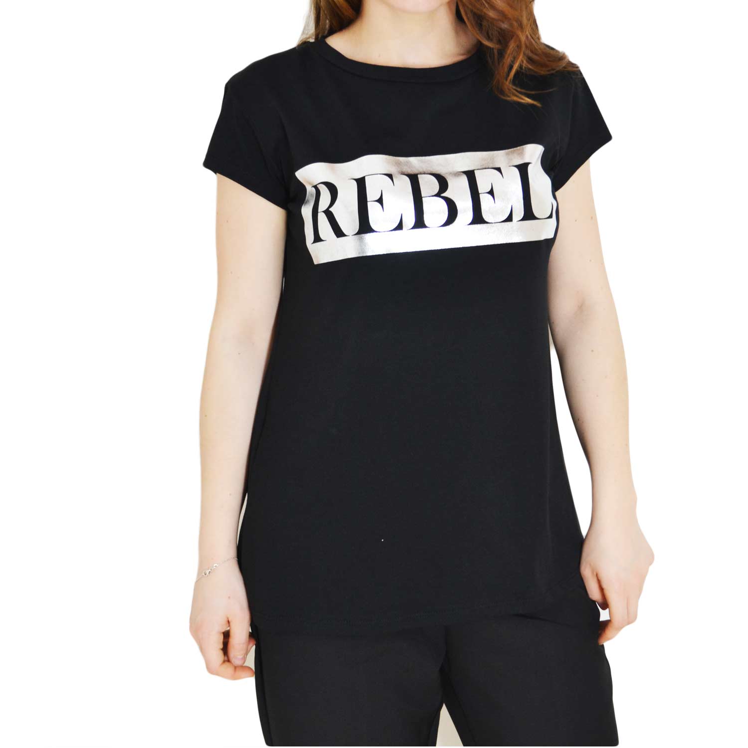Tshirt donna nera con scritta argento rebel basic moda estate 2018
