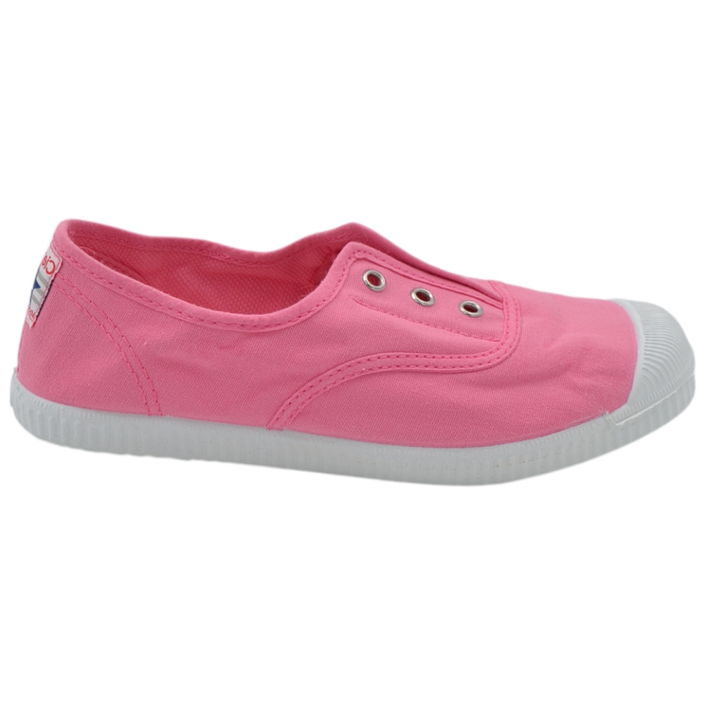 Scarpe slip-on bambina Cienta rosa fucsia in cotone senza lacci con occhielli e suola profumata.