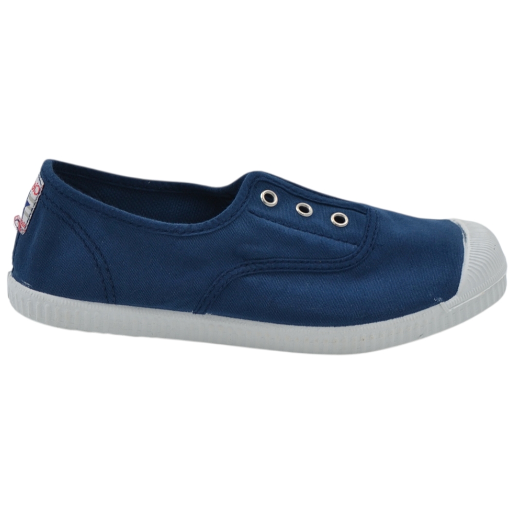Scarpe slip-on bambino Cienta blu avio in cotone senza lacci con occhielli e suola profumata.