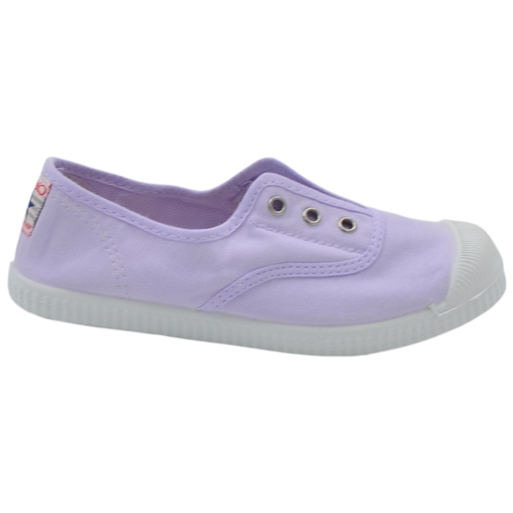 Scarpe slip-on bambina Cienta lilla in cotone senza lacci con occhielli e suola profumata.