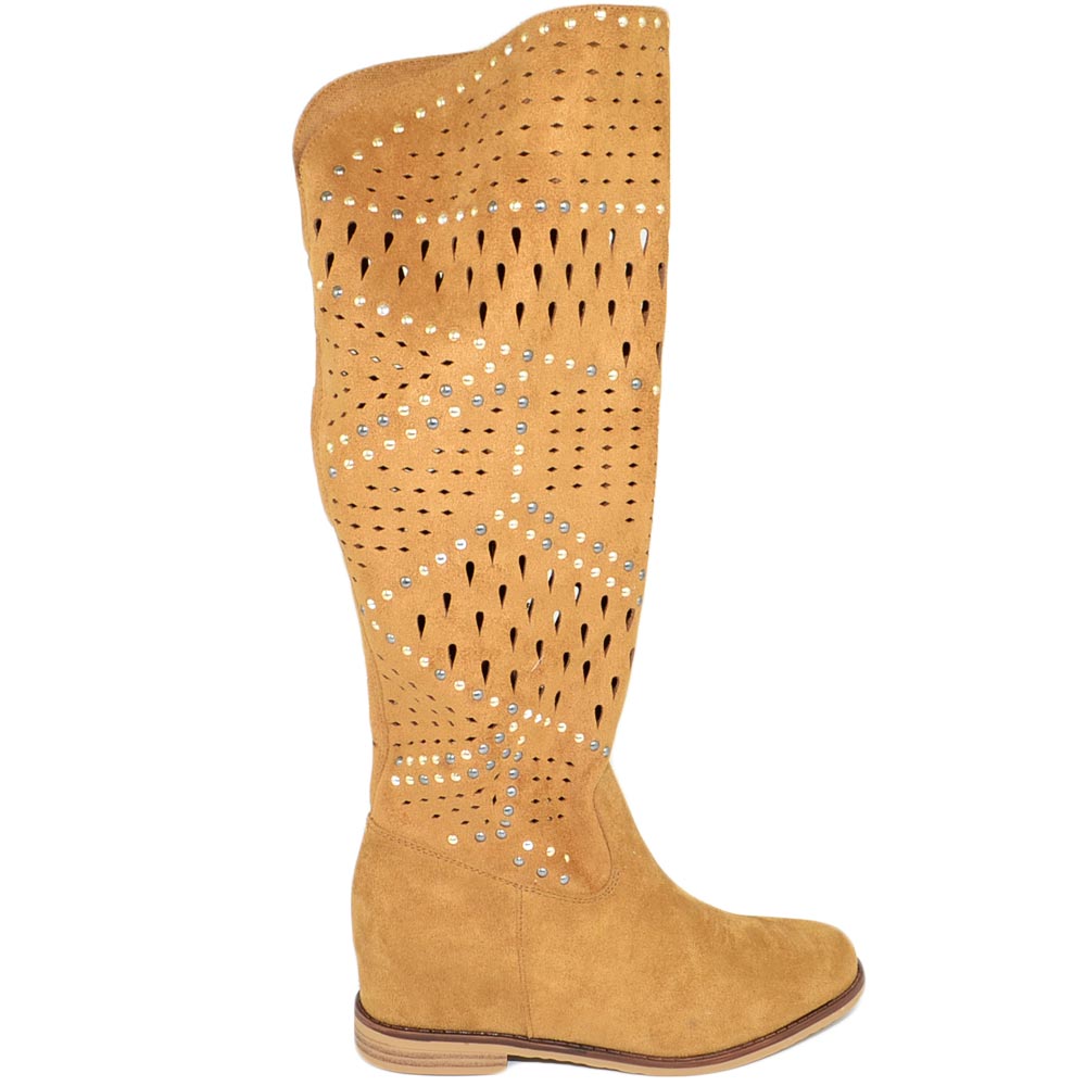 Stivali donna estivi alti scamosciati forati cuoio morbidi con zeppa para interna con suola antiscivolo e borchie moda