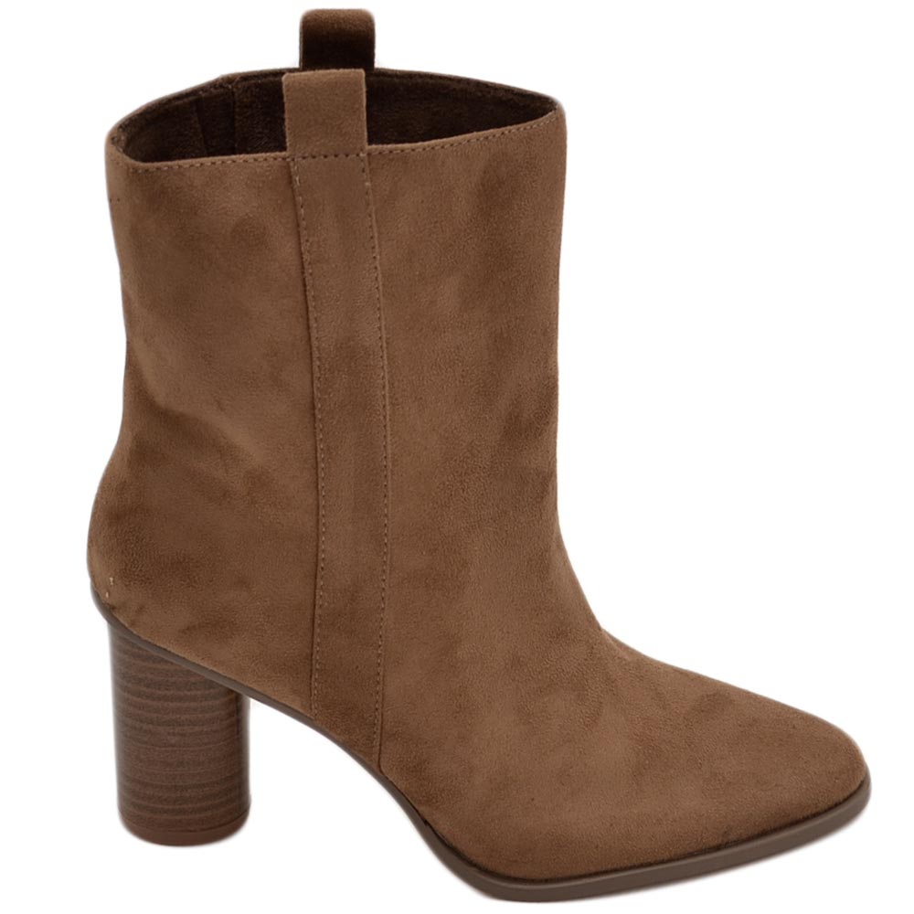 Stivaletto donna con tacco in legno grosso 10 cm a punta in camoscio taupe marrone zip laterale sopra la caviglia.