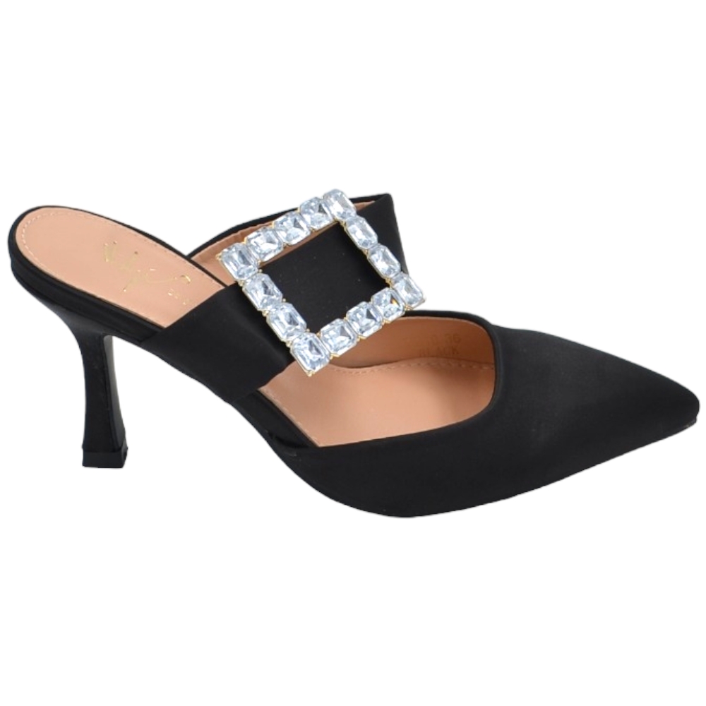 Decollete mules slingback in raso nero con fascia sul dorso e fibbia con strass tacco a spillo comodo 6 cm moda.