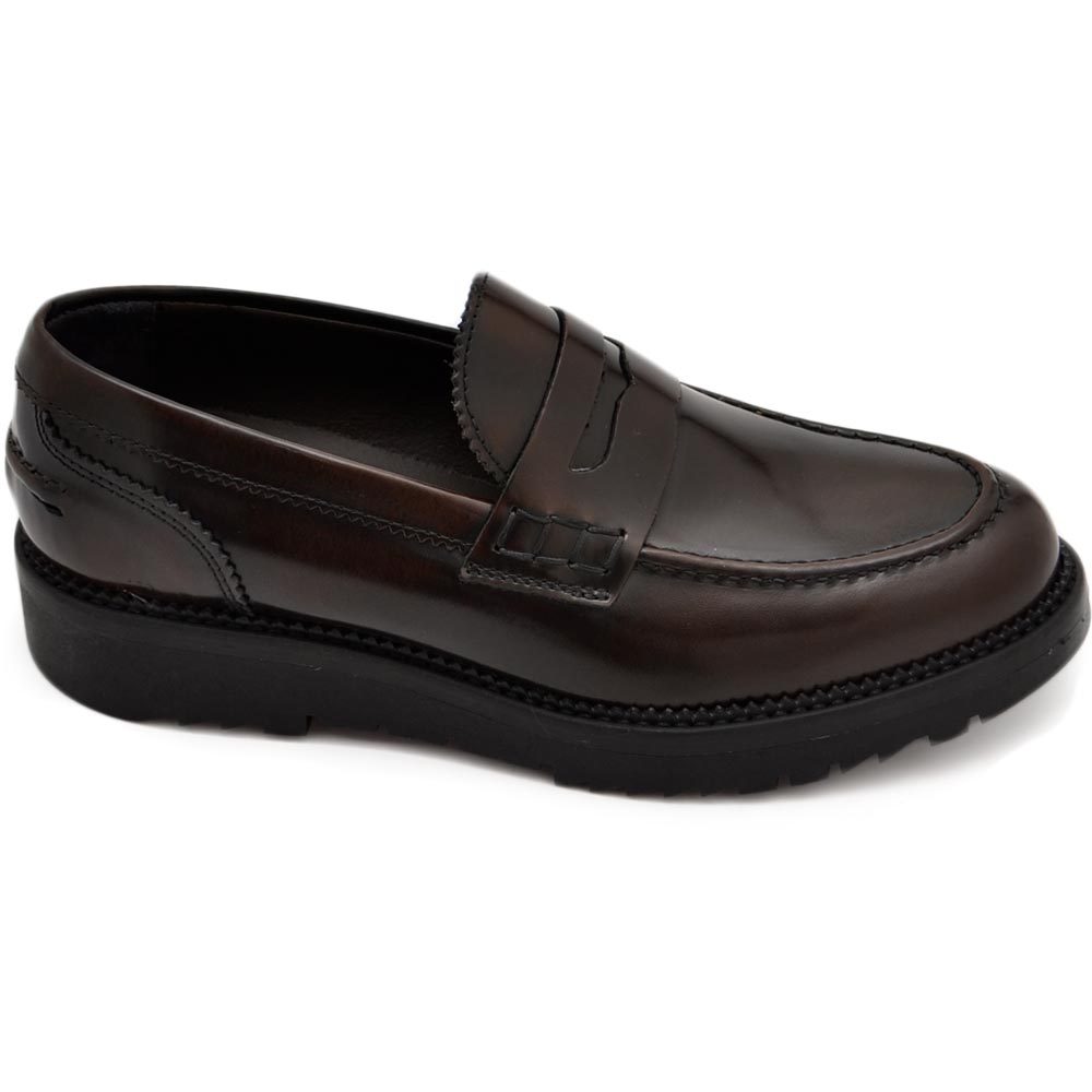 Mocassimo college uomo classico in vera pelle liscia marrone con suola alta zigrinata 3,5 cm