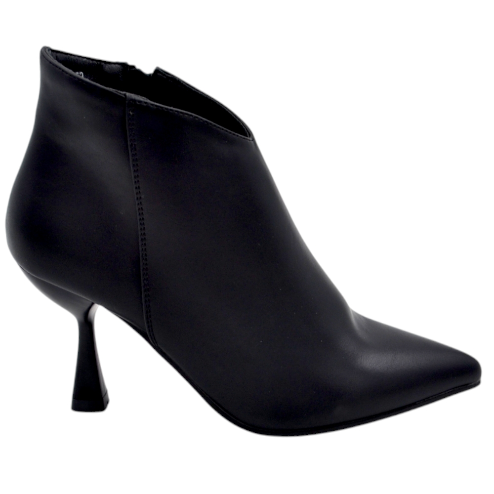 Stivaletto tronchetto donna in pelle nero a punta tacco clessidra 6 cm zip laterale aderente scollo alla caviglia Basic