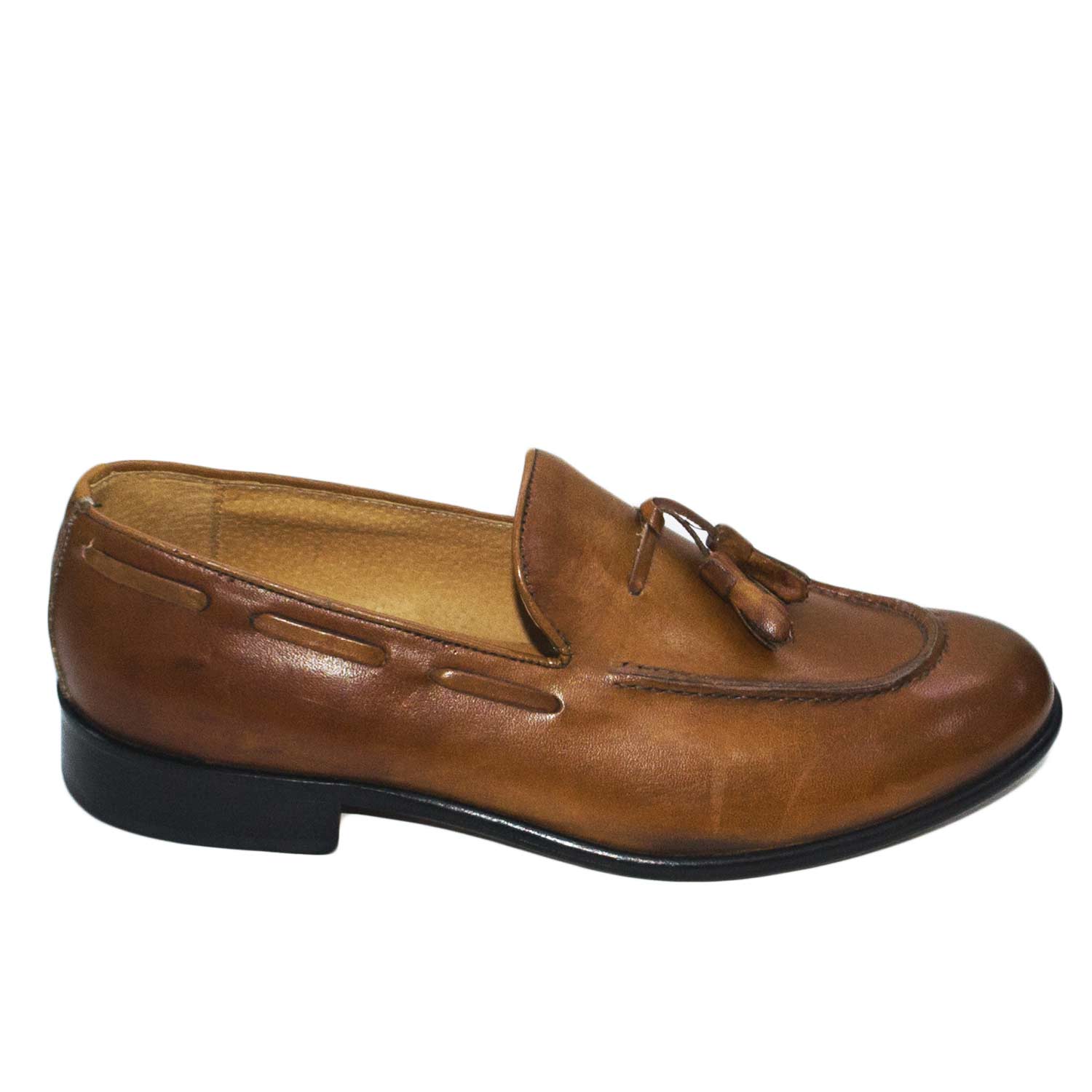 scarpe uomo mocassino nappe cuoio stile uomo classico in vera pelle fondo suola antiscivolo lavorazione made in italia.