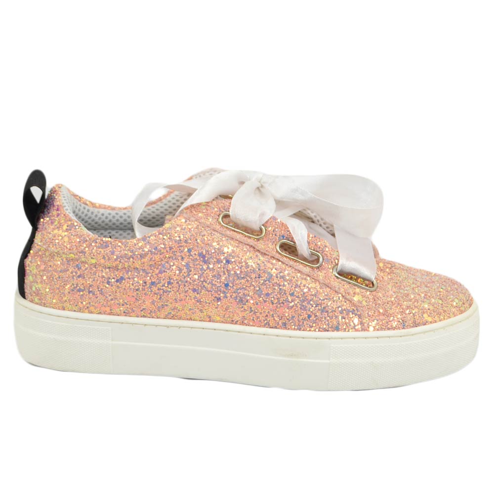 Sneaker donna glitterata rosa cipria vera pelle chiusura nastri made in italy risvoltabili fondo bianco alto glamour.