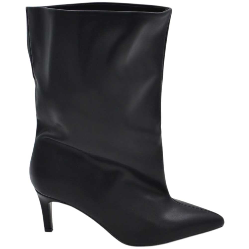 Tronchetto stivaletto nero donna linea Basic con tacco a spillo basso 5 cm vestibilita' over con zip a punta.