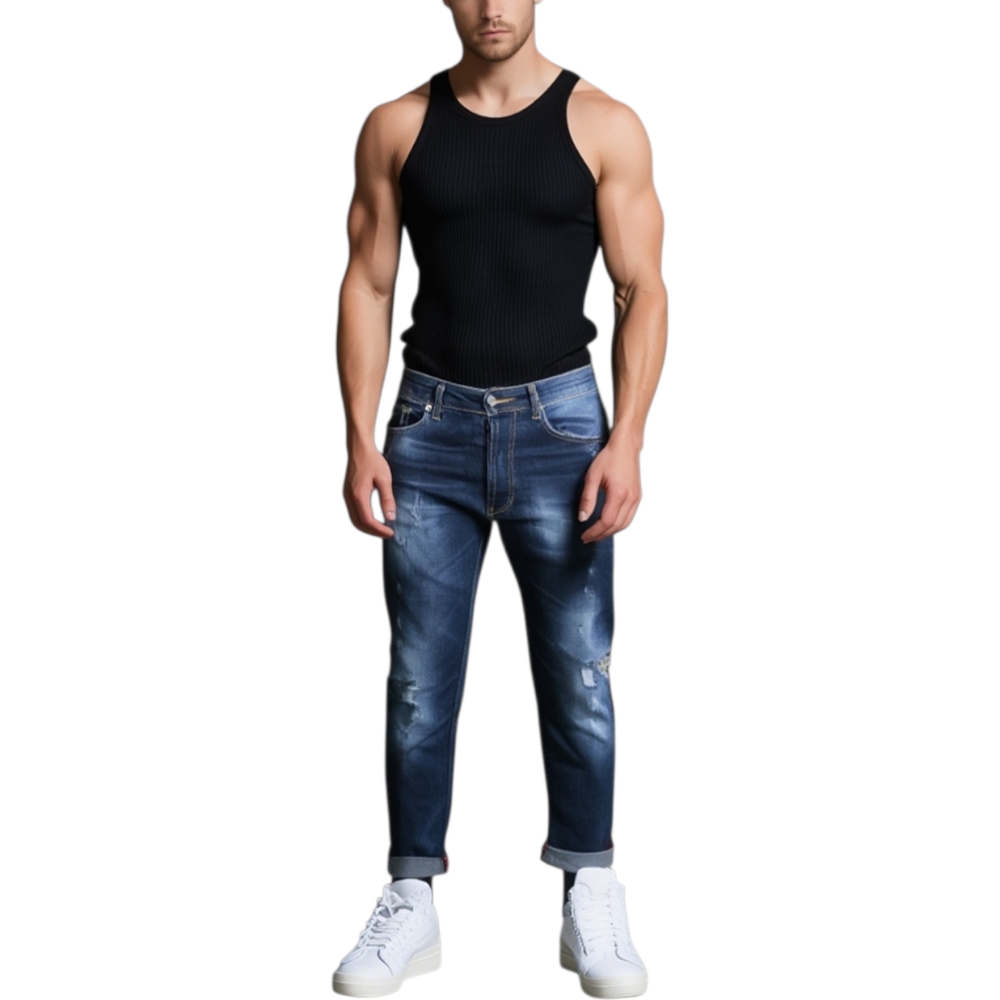 Pantaloni denim 9023 raw edge Skinny fit. Chiusura con bottone e cerniera. Cinque tasche. Strappi sul ginocchio.