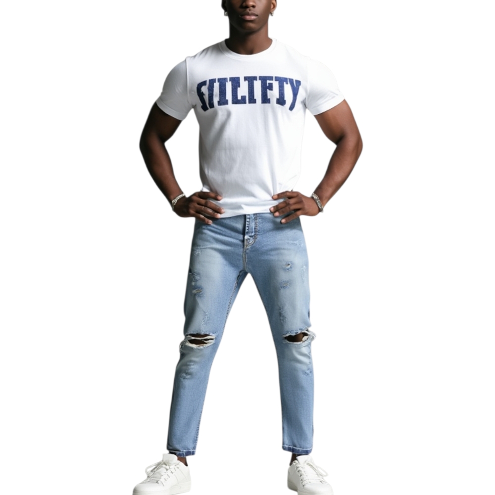 Pantaloni Jeans denim biker. Skinny fit.Chiusura con bottone e cerniera.Cinque tasche. strappo altezza ginocchio moda.