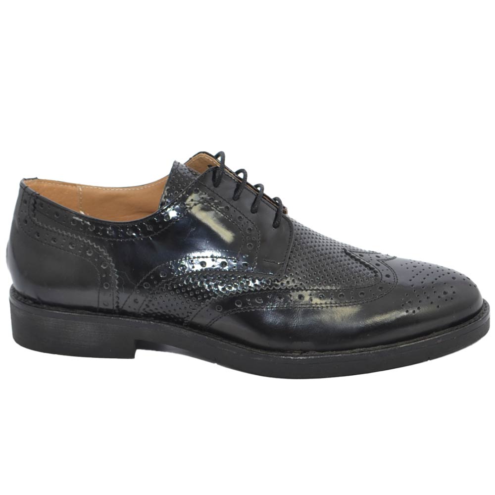 Scarpe uomo francesina stringata elegante punta e ricamo in vera pelle abrasivata nero made in italy fondo gomma light