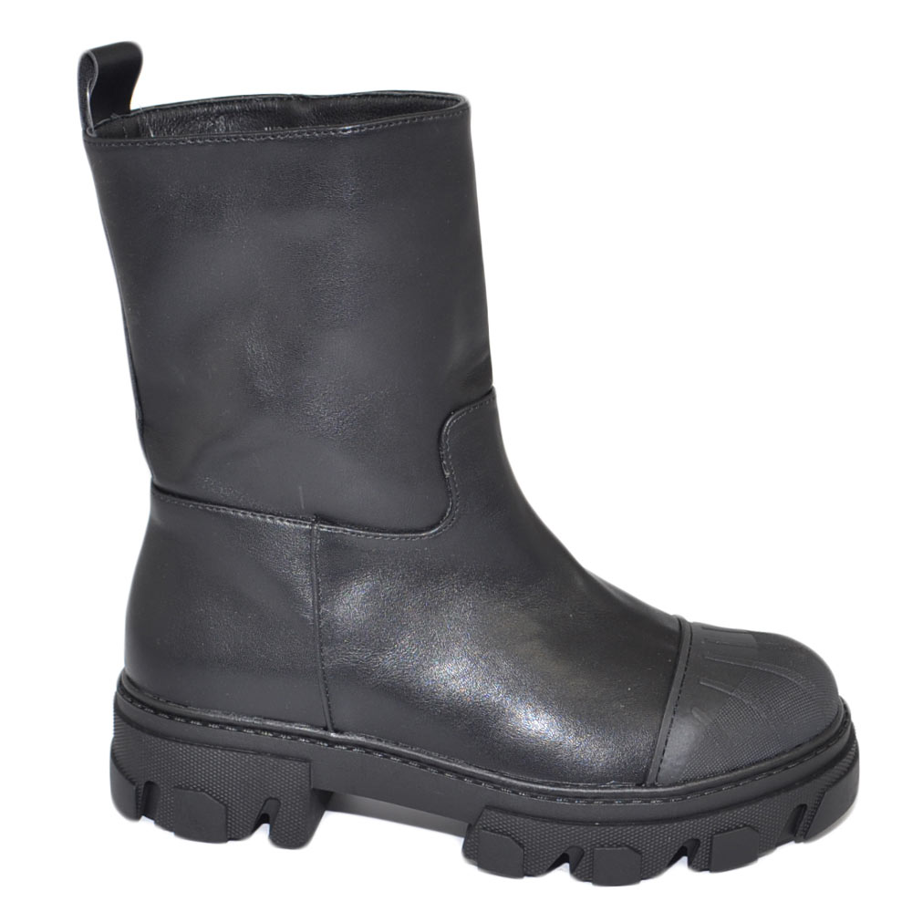 Stivaletto donna combat boots impermeabile e pelle nero gommato punta fondo alto carrarmato moda tendenza