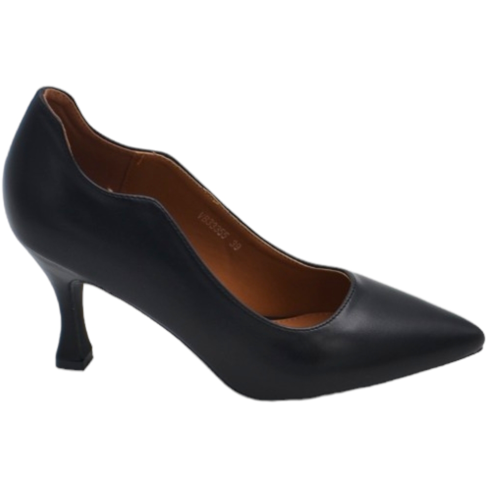 Decollete' scarpa donna a punta in pelle nera opaca con tacco cono 7 cm e bordo asimmetrico comoda stabile.