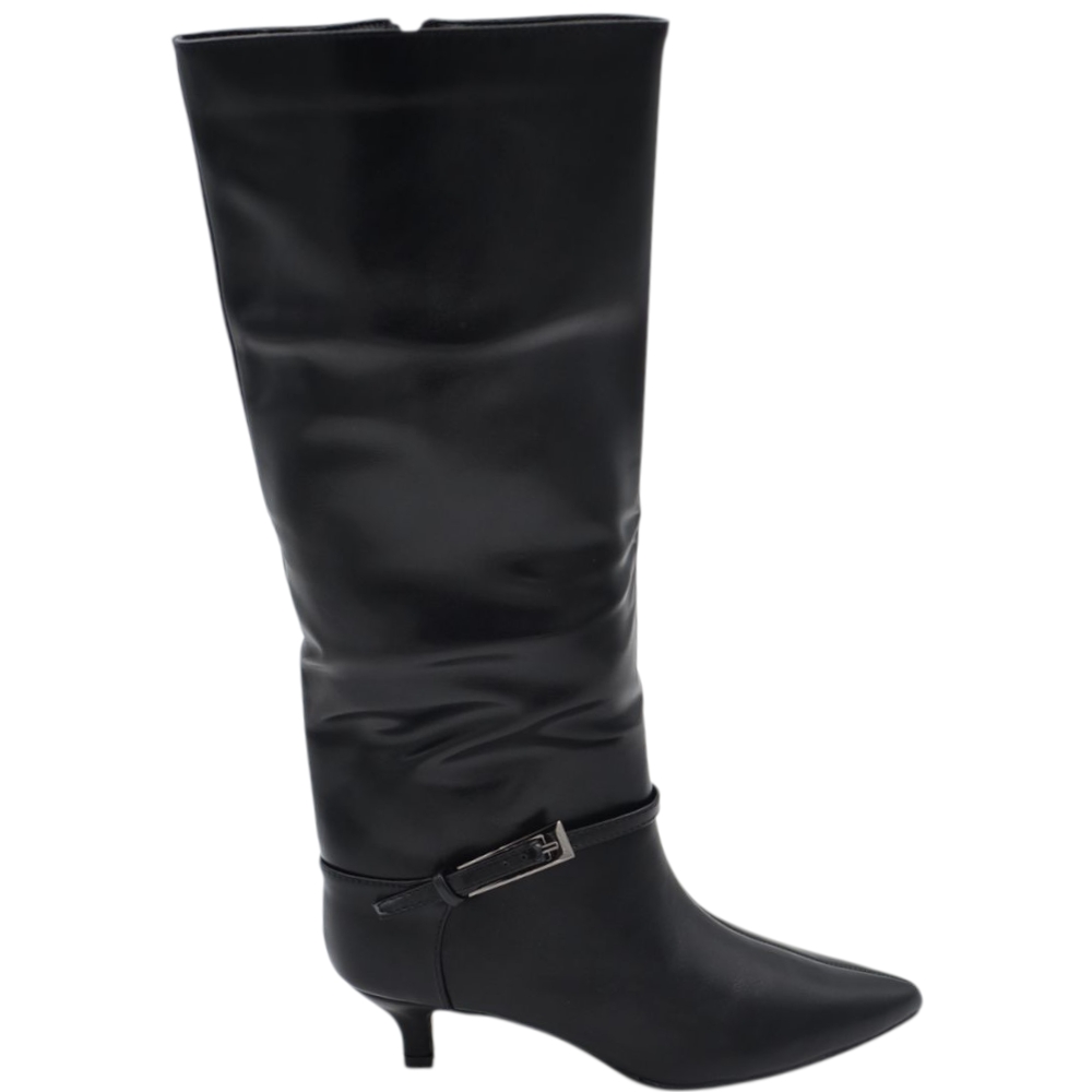 Stivali slouchy in pelle nero a punta con Tacco kitten 3 cm stiletto gambale medio con fibbia argento zip.