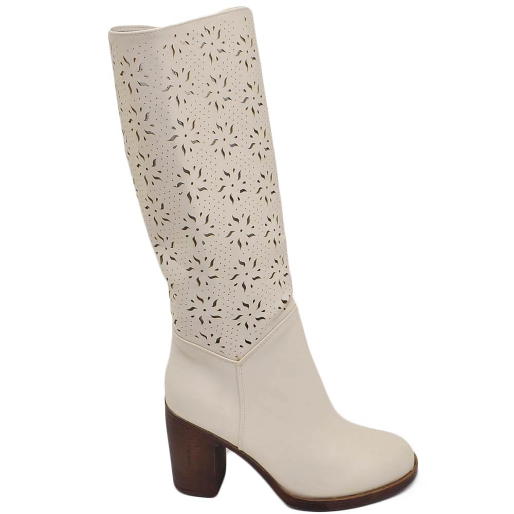 Stivali donna estivo alto punta tonda beige ghiaccio gambale morbido forato al ginocchio tacco largo 6 cm comodo.