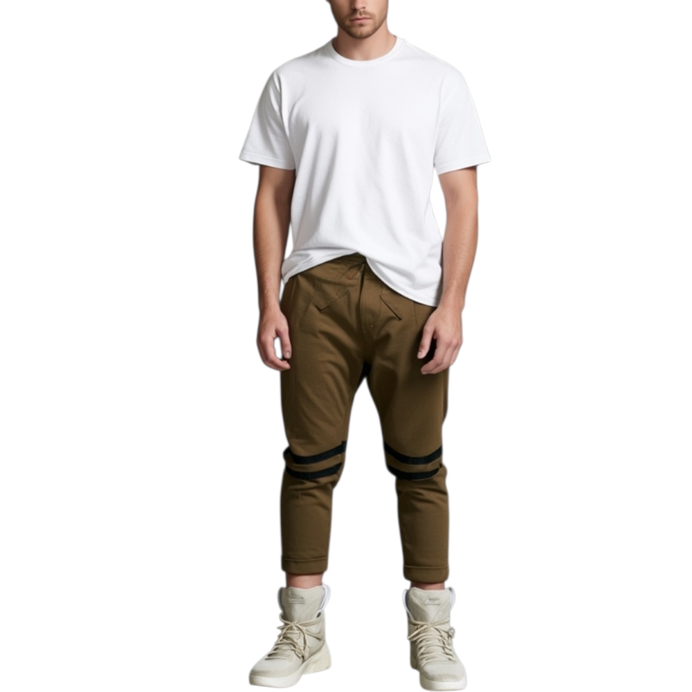 Pantaloni jogger marroni con elastico e coulisse e tasche laterali strappi sul ginocchio striscia nera moda giovane.