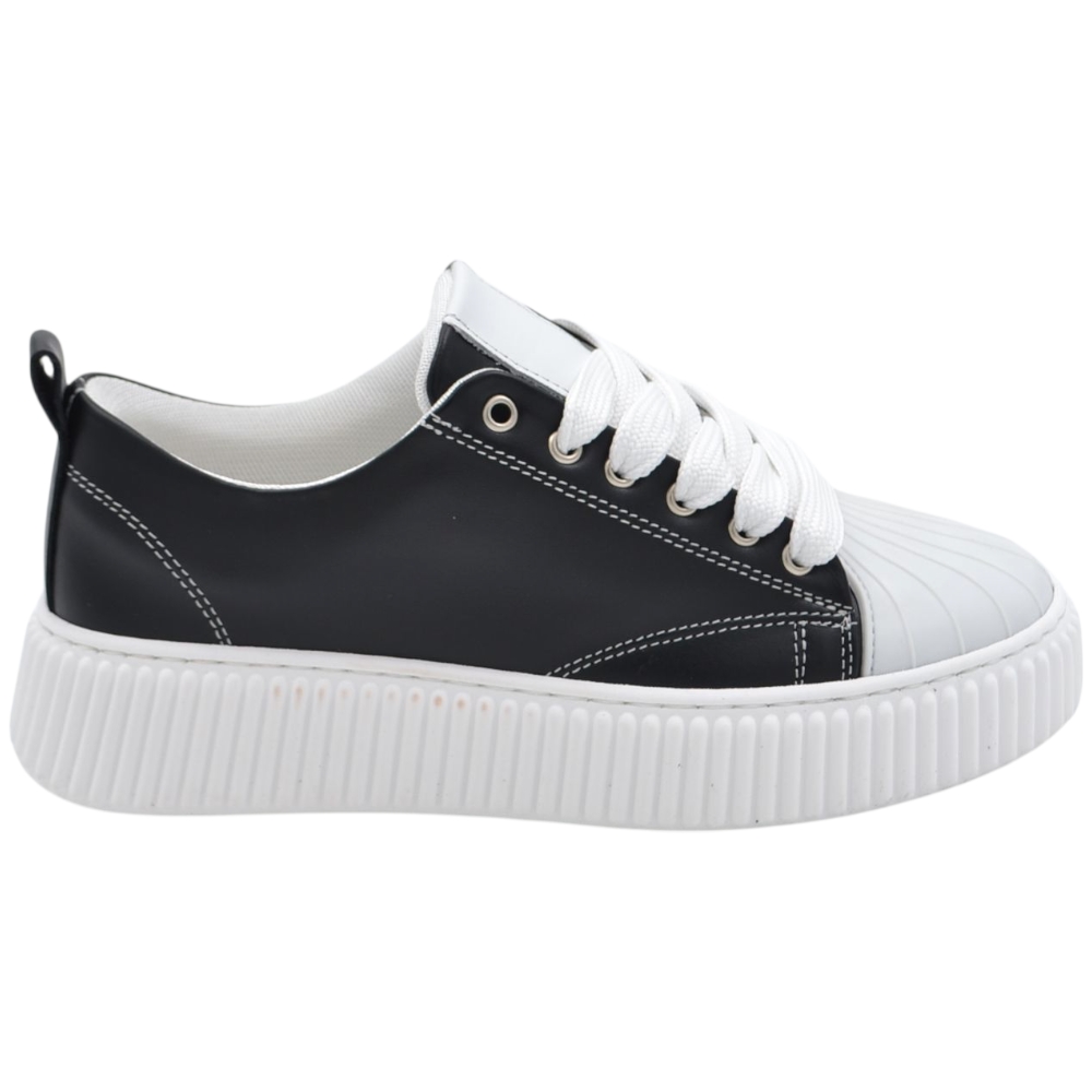 Sneakers uomo vera pelle nera lacci bianchi fondo in gomma antiscivolo alto 4,5 cm punta rinforzata scarpe casual.