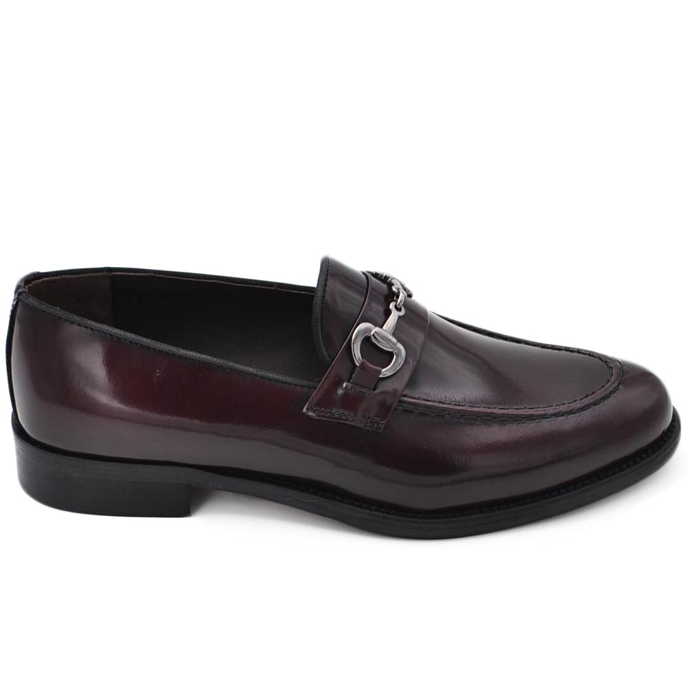 Scarpe mocassino uomo elegante morsetto argento vera pelle semilucida bordeaux suola cuoio antiscivolo cerimonia evento.