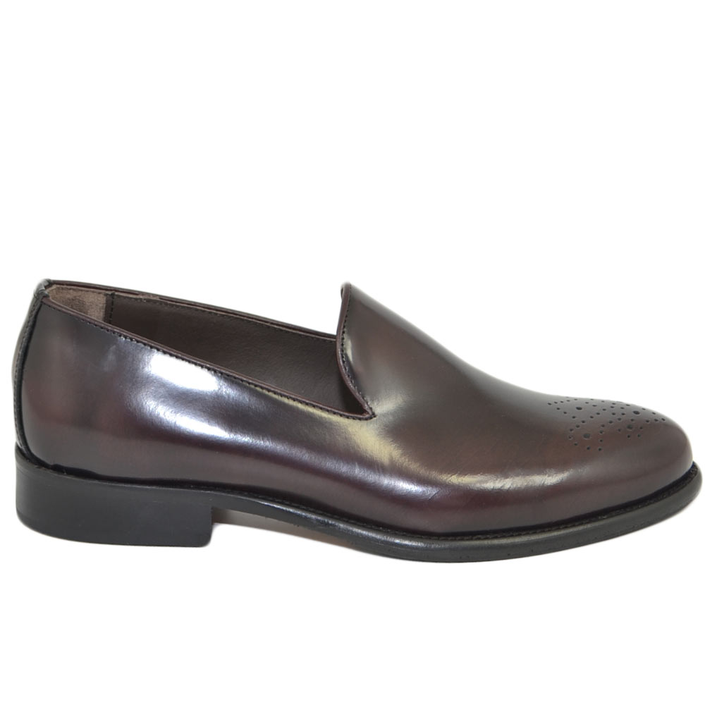Mocassino uomo liscio classico vera pelle abrasivata bordeaux ricamo punta fondo cuoio artigianale fatti mano in italia