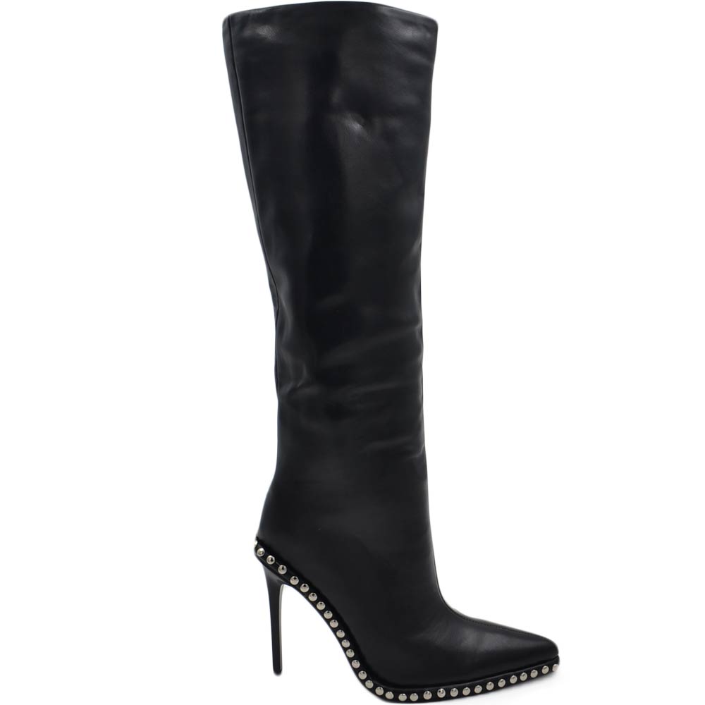 Stivale alto in pelle nera donna al ginocchio tacco a spillo 15 cm aderente con zip a punta e borchie argento aderente .