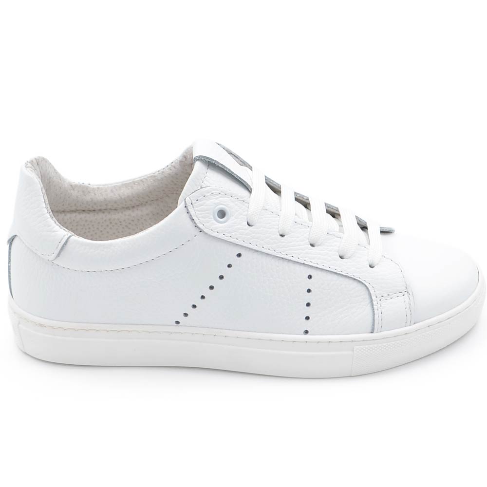 Scarpa sneakers bassa uomo basic vera pelle di nappa bianco linea basic fondo in gomma bianco basso .